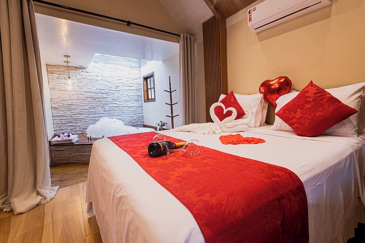 Deluxe Double Room | Egyptian cotton sheets, premium bedding, pillowtop beds, minibar