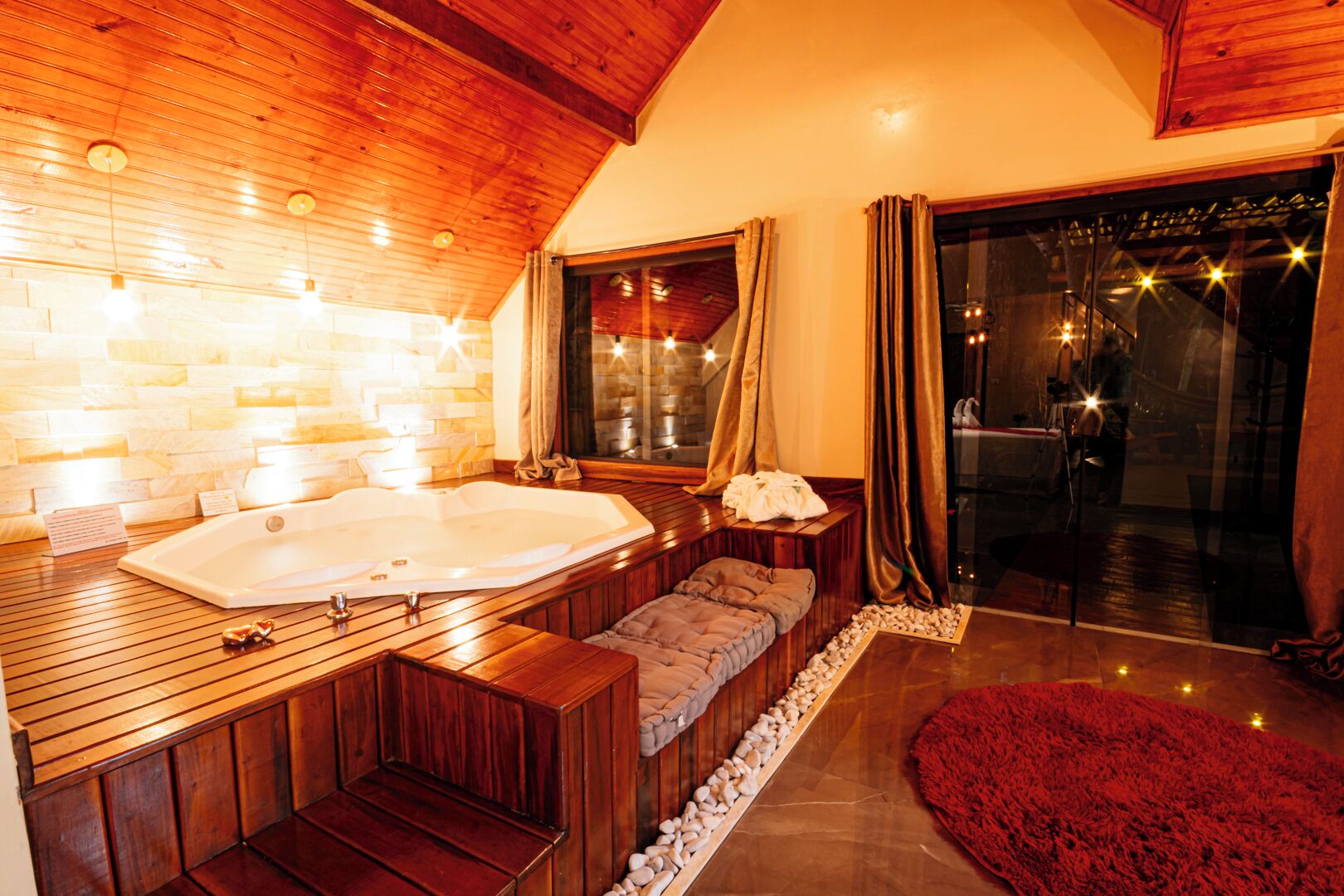 Honeymoon Double Room, Bathtub | Egyptian cotton sheets, premium bedding, pillowtop beds, minibar