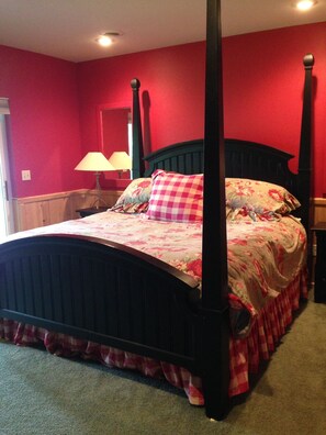 Standard Cottage, 5 Bedrooms (Lone Pine) | Free WiFi, bed sheets - Gathering Place Resort & Lodge (Birchwood)