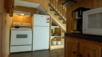 Standard Cottage, 2 Bedrooms (Hidden Pine) | Private kitchen | Full-size fridge, microwave, oven, stovetop