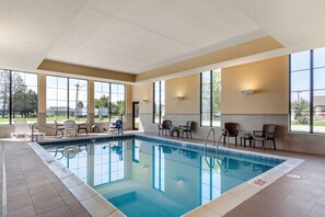 Indoor pool - Comfort Suites Grand Island South (Grand Island)