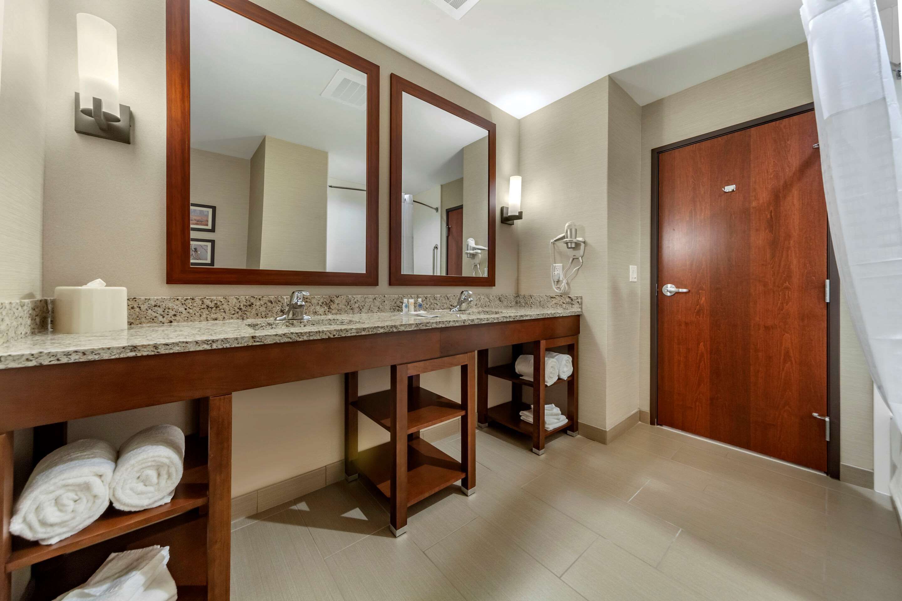 standard double room, multiple beds, accessible, non smoking | bathroom | combined shower/bathtub, hair dryer, towels