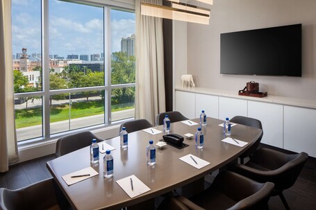Hilton Miami Aventura - Image 47