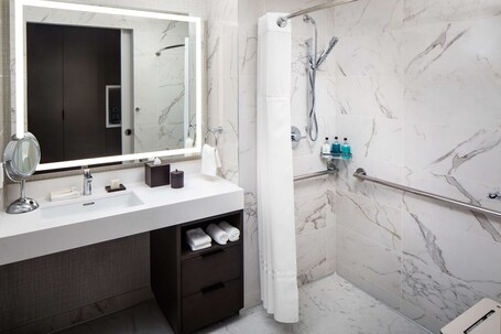Hilton Miami Aventura - Image 28