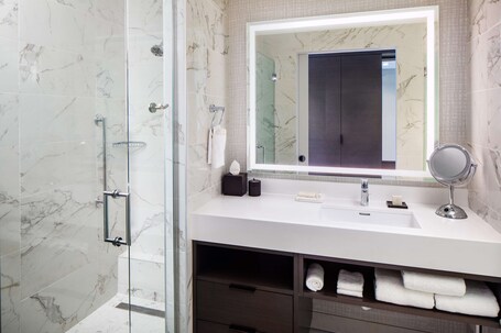 Hilton Miami Aventura - Image 43