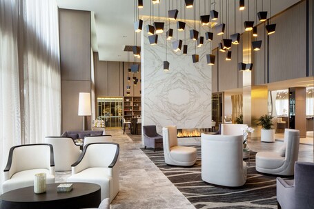 Hilton Miami Aventura - Image 25