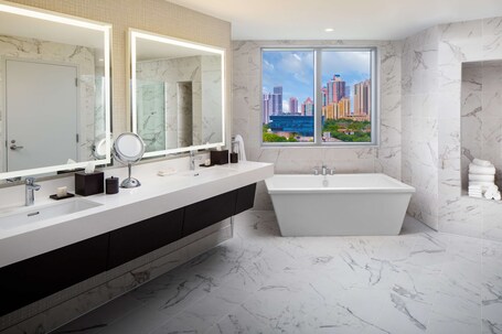Hilton Miami Aventura - Image 8