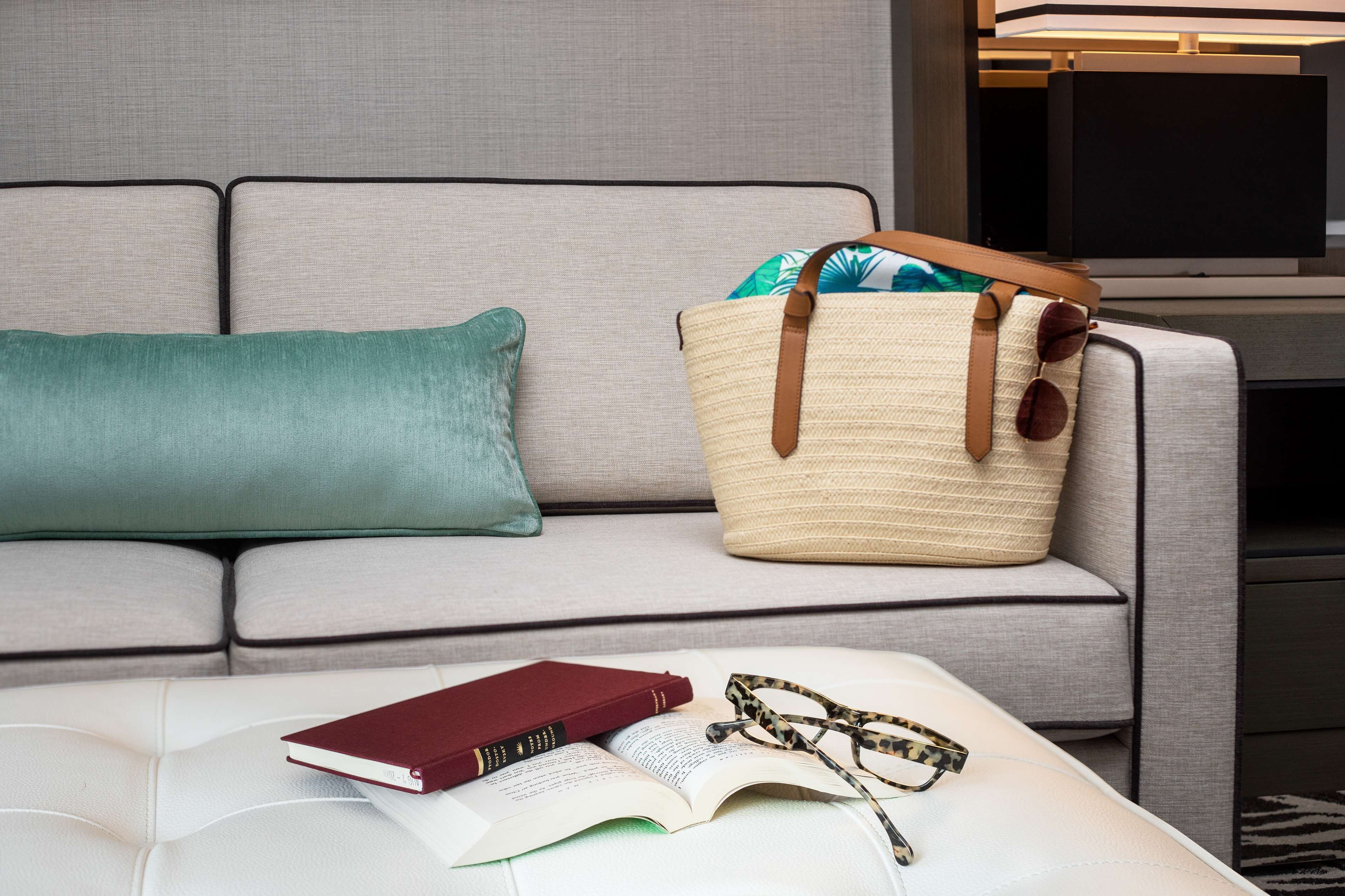 55-inch smart tv with digital channels, tv, netflix