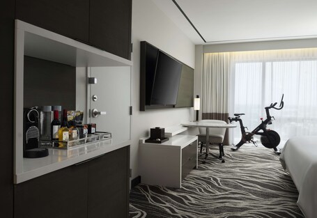 Hilton Miami Aventura - Image 63