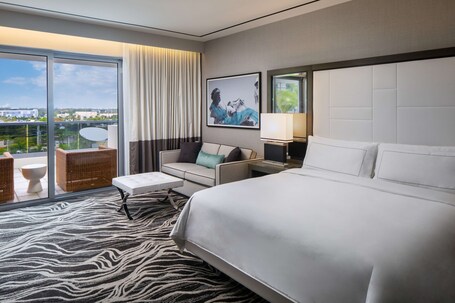 Hilton Miami Aventura - Image 32
