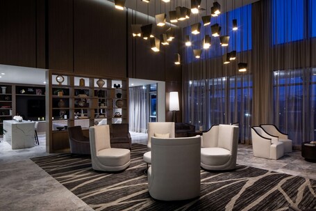 Hilton Miami Aventura - Image 59