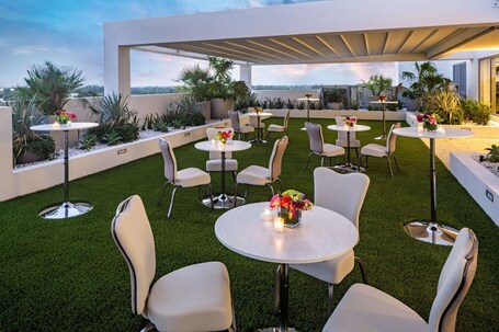 Hilton Miami Aventura - Image 36