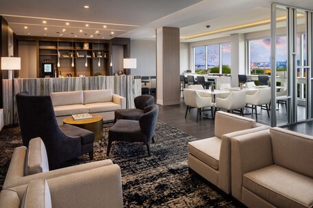 Hilton Miami Aventura - Image 53