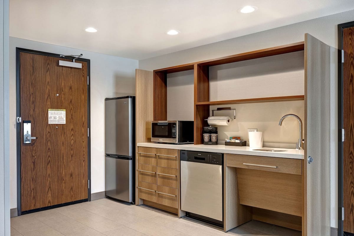 Cocina privada | Refrigerador, microondas y lavavajillas