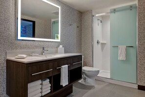 Badkamer met douche