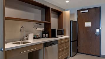 Refrigerador, microondas y lavavajillas