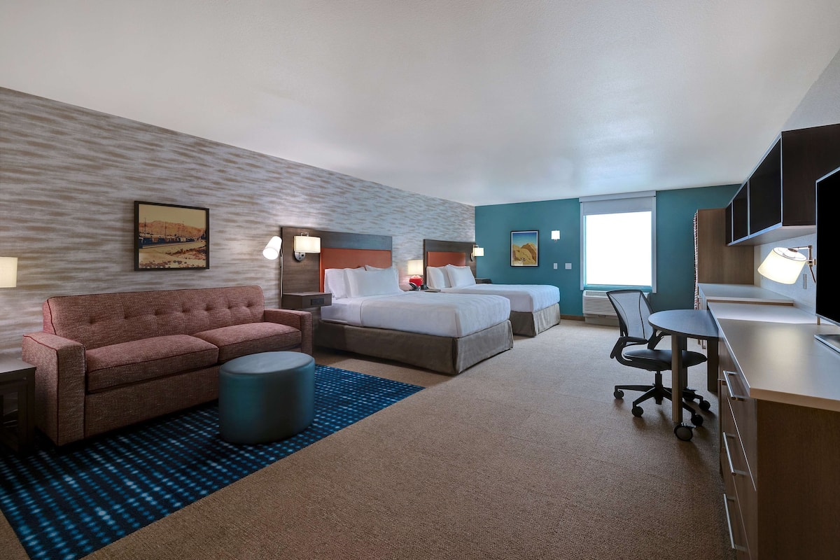 studio, 2 queen beds, accessible (mobility & hearing, roll-in shower) | desk, free wifi, bed sheets