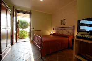 2 bedrooms, bed sheets