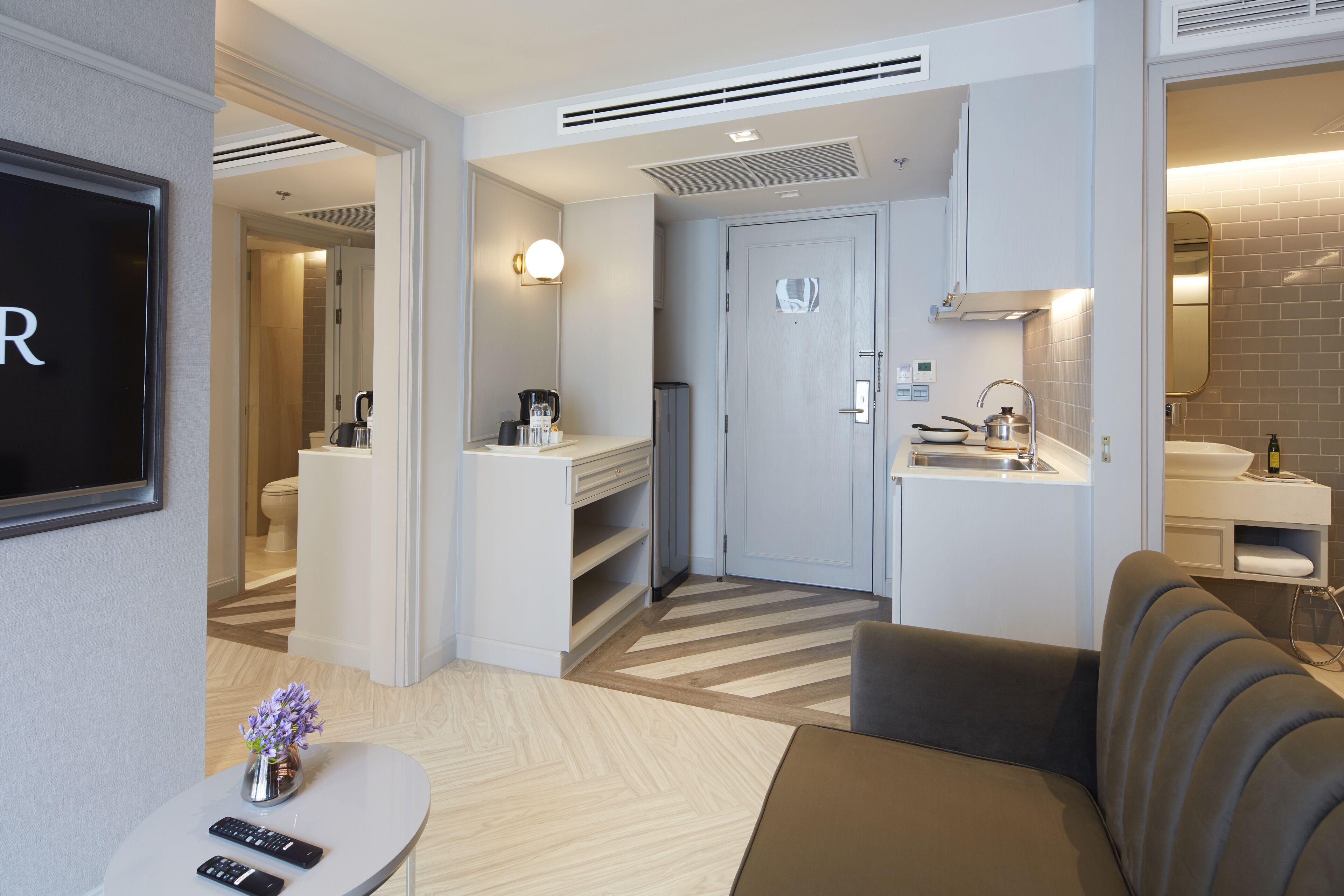 family suite, 2 bedrooms, kitchenette | private kitchen | fridge, electric kettle