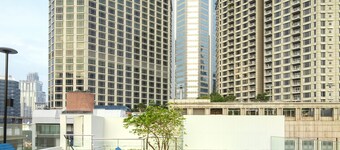 The Quarter Ploenchit by UHG
