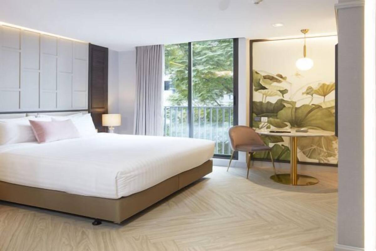 Minibar, in-room safe, desk, blackout curtains