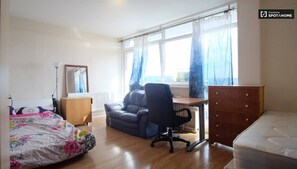 2 bedrooms, iron/ironing board, WiFi, bed sheets - 2-Bed Apartment in London Woolwich (London)