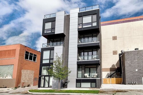 New Construction Building in River North!