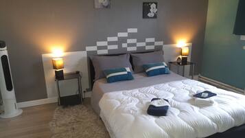 2 bedrooms, desk, iron/ironing board, free WiFi