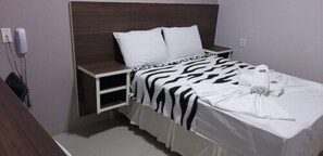 Double Room | Minibar, desk, free WiFi - Hotel Porto Rico (Ji Parana)