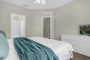 4 chambres, fer et planche à repasser, Wi-Fi, draps fournis