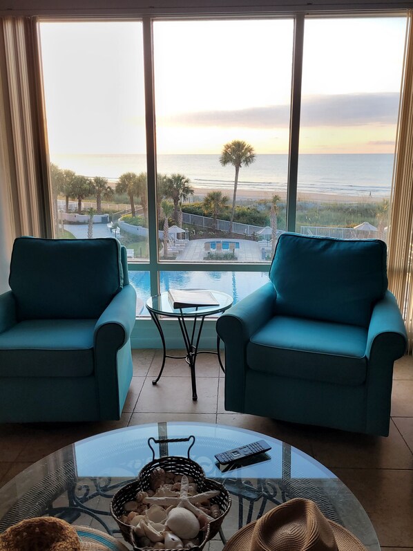 Una Smart TV, un reproductor de DVD