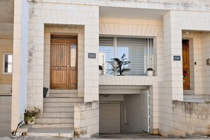 Exterior detail - Qastna Holiday Accommodation (Zejtun)