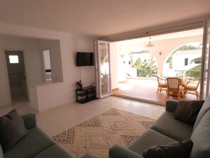 Smart TV, DVD player, music library, stereo - Beautiful 3-bedroom apartment with terrace, barbecue, WIFI, pool and GOLF. SON PARC (Son Parc)