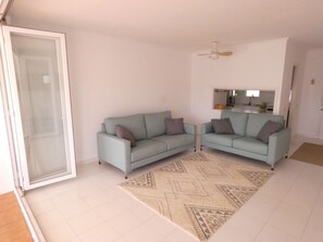 Smart TV, DVD player, music library, stereo - Beautiful 3-bedroom apartment with terrace, barbecue, WIFI, pool and GOLF. SON PARC (Son Parc)