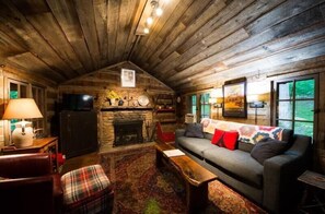 Smart TV, fireplace, DVD player