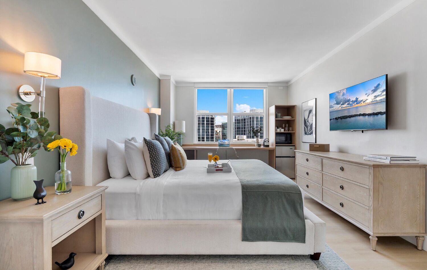 Premium bedding, in-room safe, desk, laptop workspace