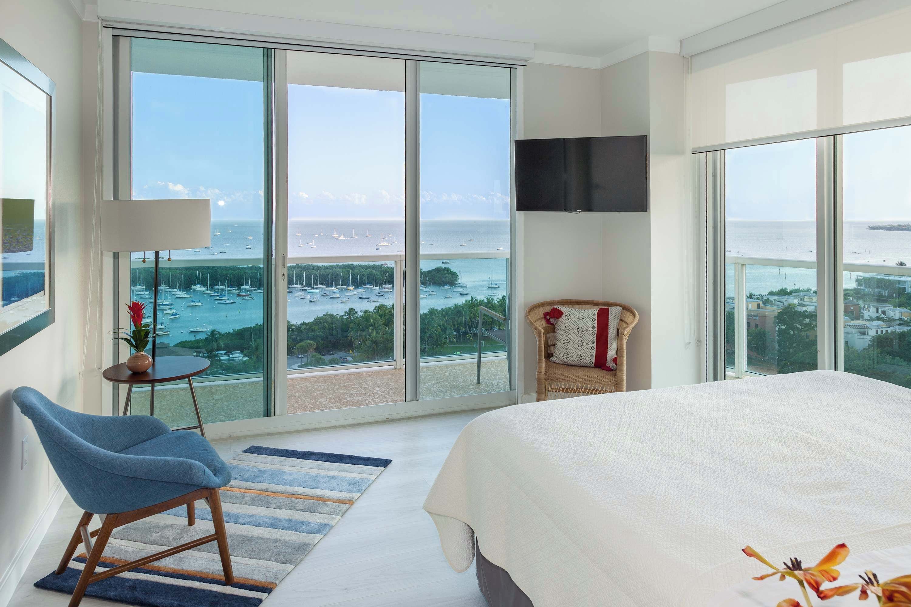 Exclusive Apartment, Ocean View | Premium bedding, in-room safe, desk, laptop workspace