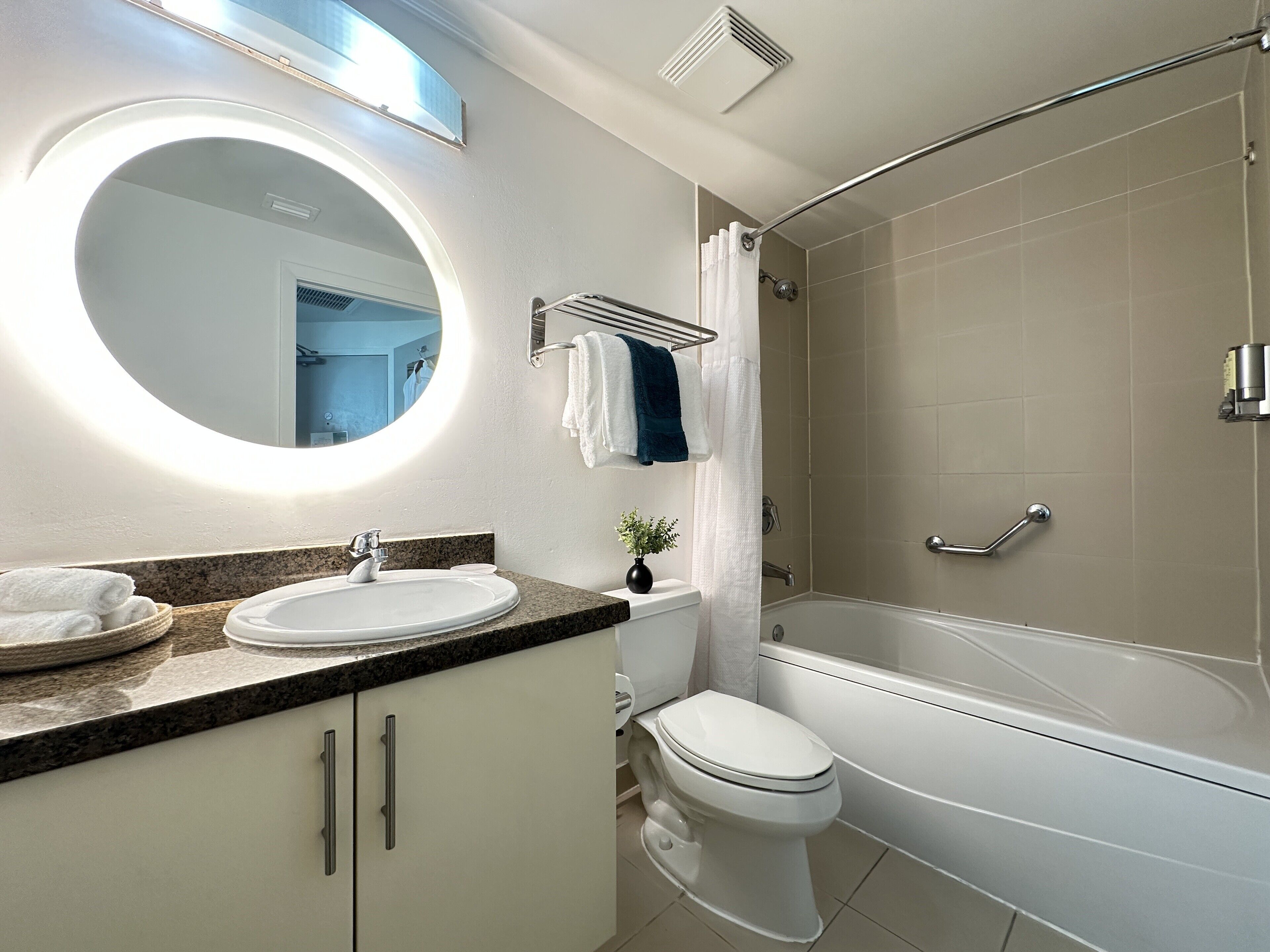 city room, partial ocean view1911.01 | bathroom | free toiletries, hair dryer, towels, soap