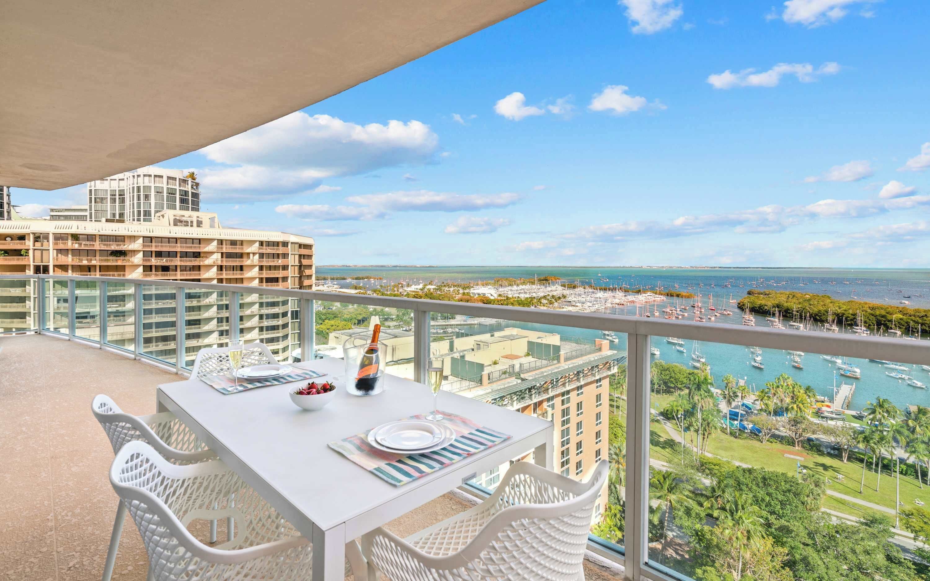 Apartamento familiar, 2 habitaciones, vistas a la bahía | Vistas desde la habitación