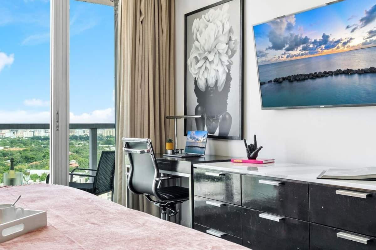 Deluxe Studio, Partial Ocean View1911.02 | 1 bedroom, premium bedding, in-room safe, desk