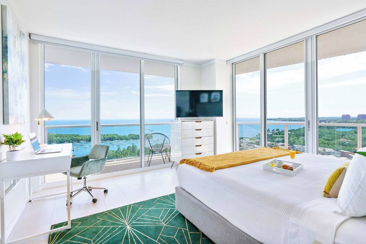 Classic Apartment, 2 Bedrooms, Bay View | Premium bedding, in-room safe, desk, laptop workspace