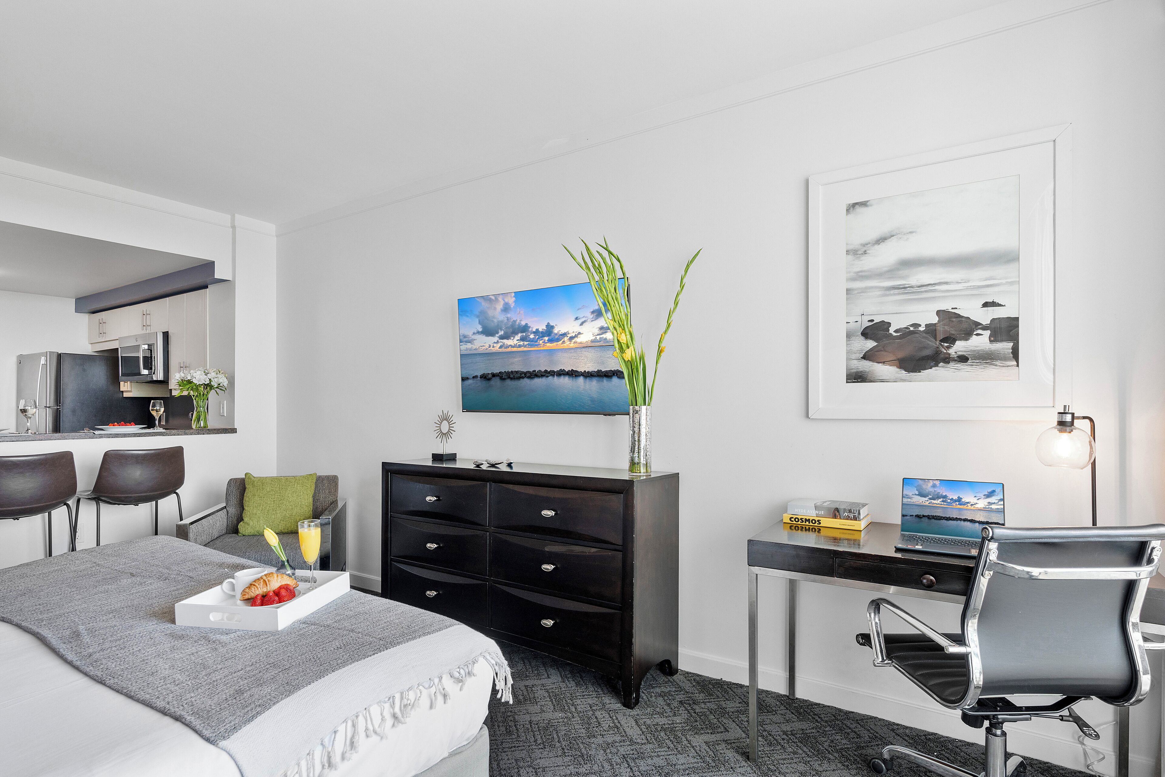 Premium bedding, in-room safe, desk, laptop workspace