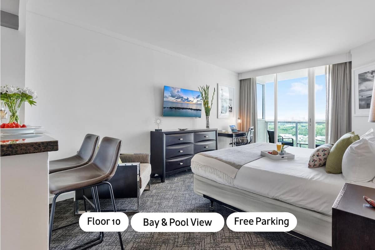 Studio Deluxe, vue partielle sur l'océan | Literie de qualité, coffre-fort pour ordinateur portable, bureau