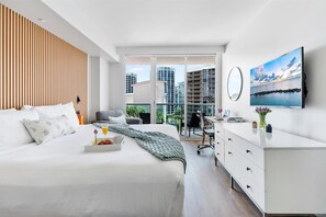 1 bedroom, premium bedding, in-room safe, desk