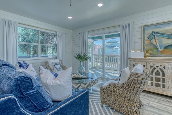 Smart TV, DVD player, books