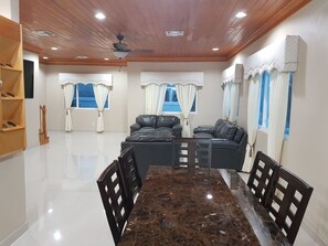 Interior - Condo in gated community with swimming pool, near the airport and near the beach (Nassau)