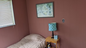 2 bedrooms, desk, iron/ironing board, WiFi - Escape to a Cute Cottage type 2/1 "BIG" Tiny Home in the heart of Canyon Lake. (Canyon Lake)