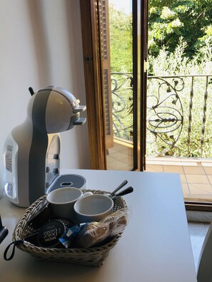 Camera Deluxe con letto matrimoniale o 2 letti singoli | Caffè e/o macchina per il caffè