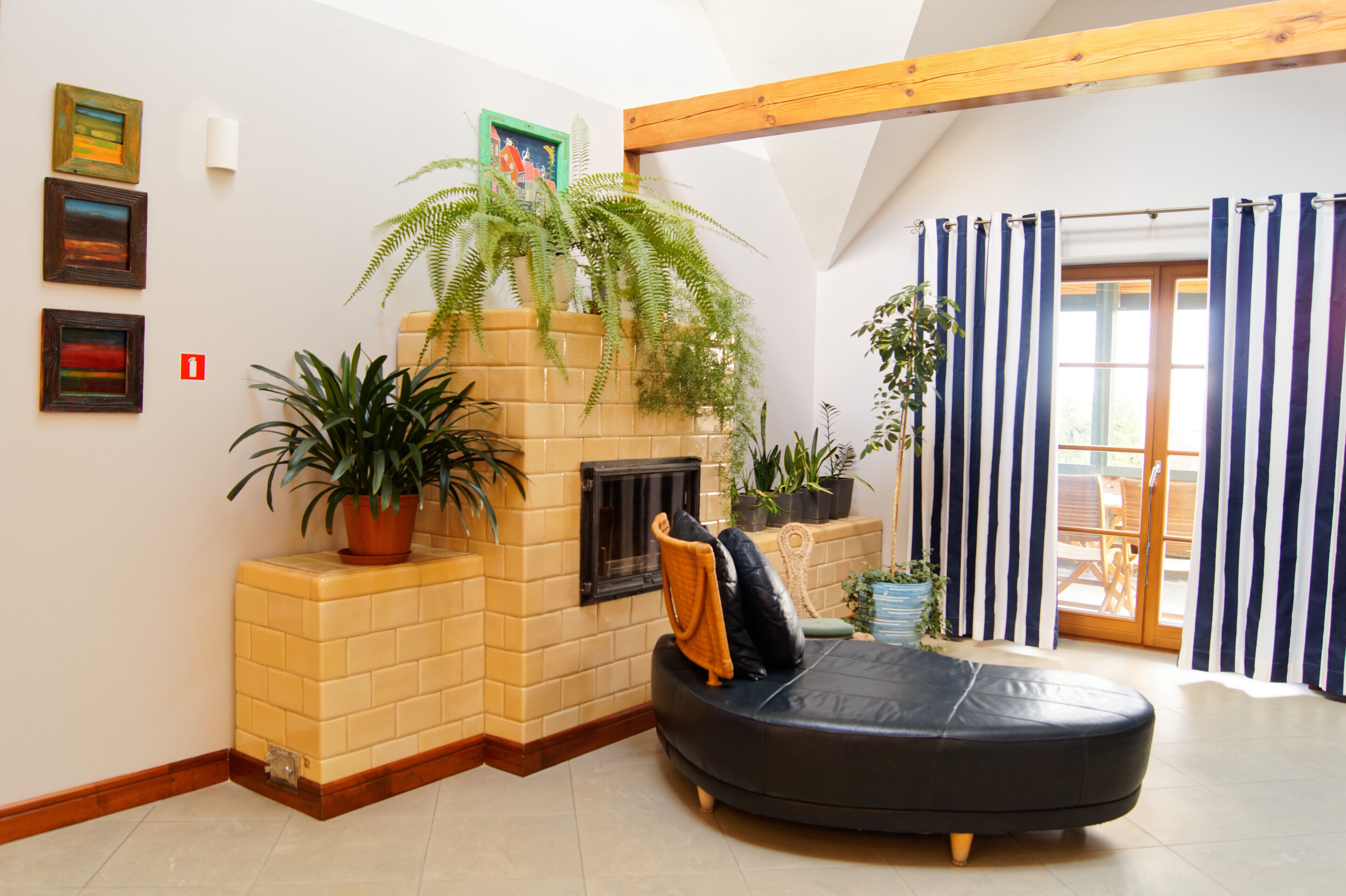 Coin salon dans le hall