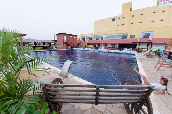 3 outdoor pools